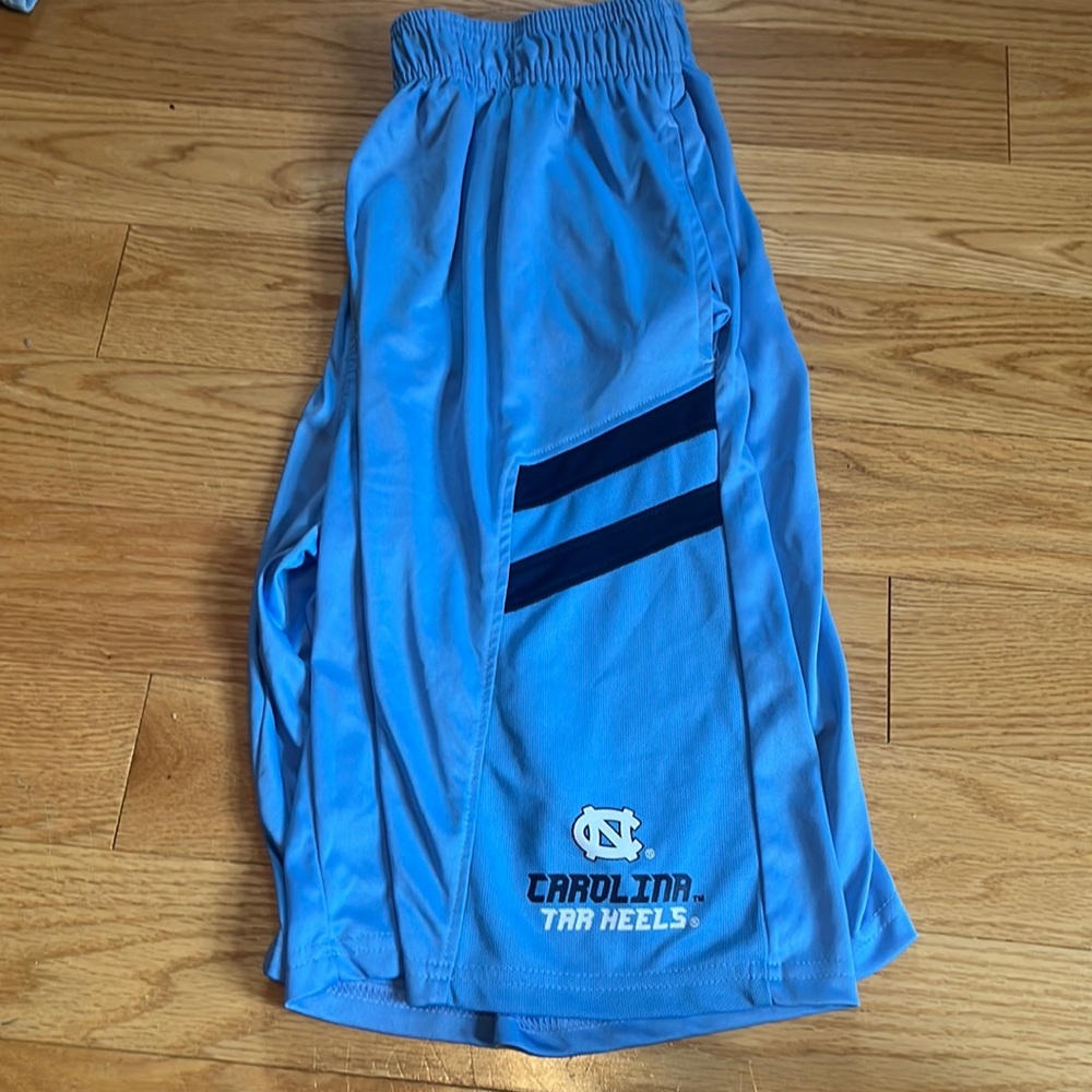 BARELY WORN Carolina Tar Heels Rivalry Thread Shorts size XL